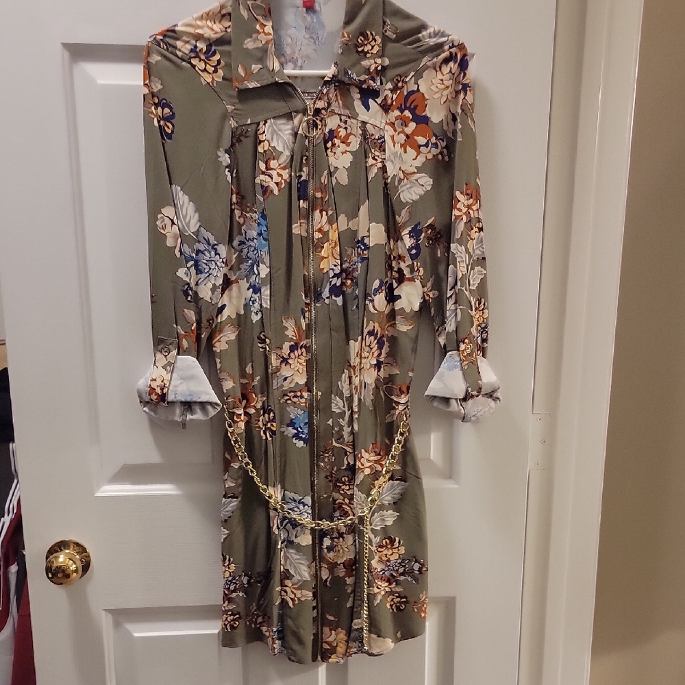 Guess Green Floral Long Sleeve Dress with Gold Accent